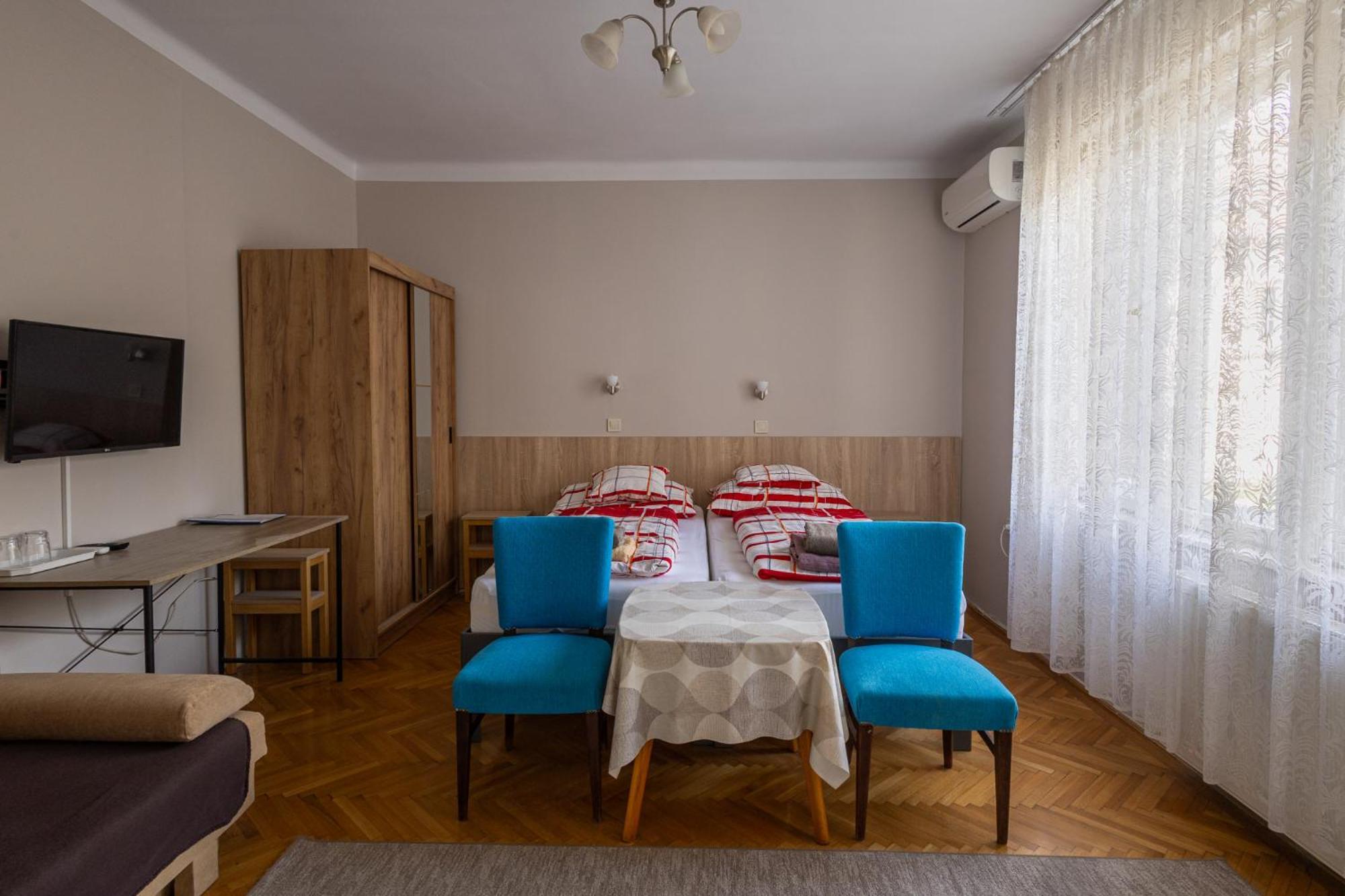 Mohacsi Guesthouse — Photos 3